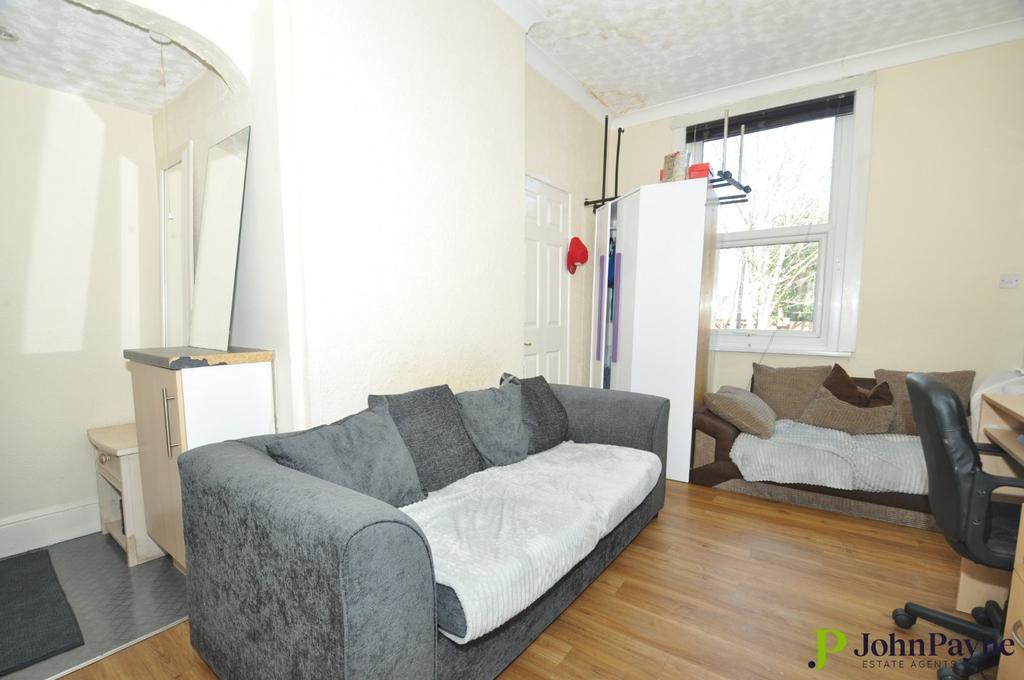 Flat 2 Bedroom