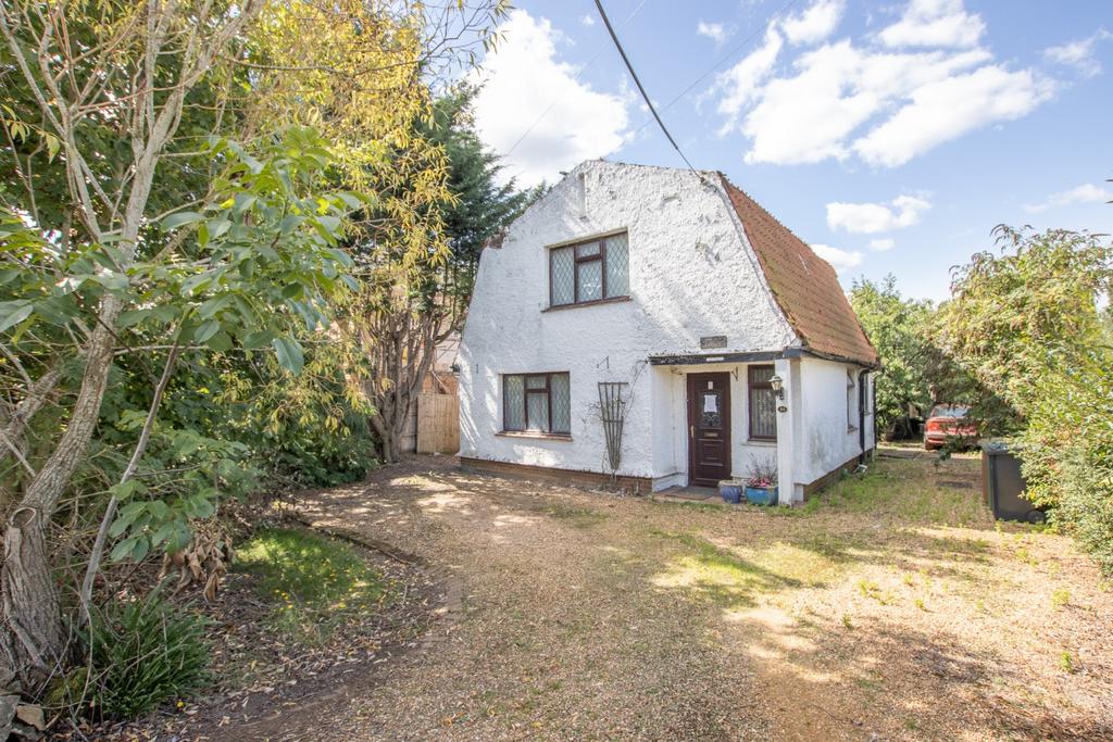 Sandy Lane, South Wootton 3 bed detached house for sale £165,000