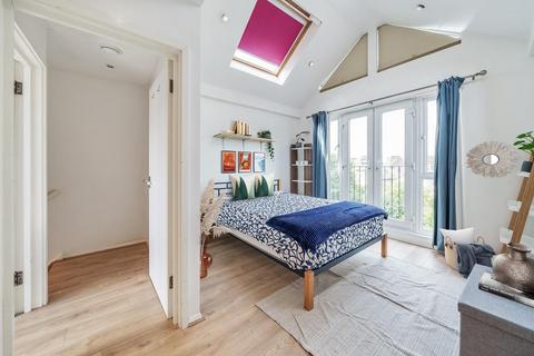 109 Fawe Park Road, London, SW15 2EG