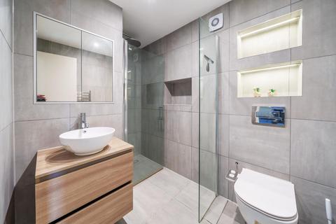 109 Fawe Park Road, London, SW15 2EG