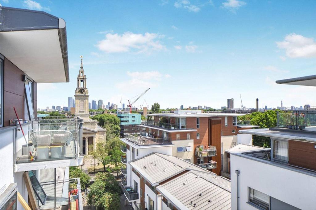 Sun Passage, Bermondsey, London, SE16 2 bed flat to rent £2,995 pcm