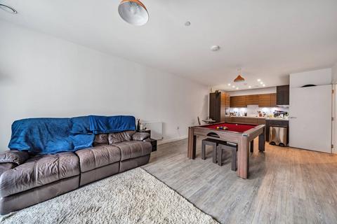 3 bedroom flat for sale - Chamberlain Court, Upton Park, London, E13