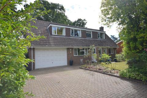 3 bedroom detached house for sale, Hollis Wood Drive, Wrecclesham, Farnham, Surrey, GU10