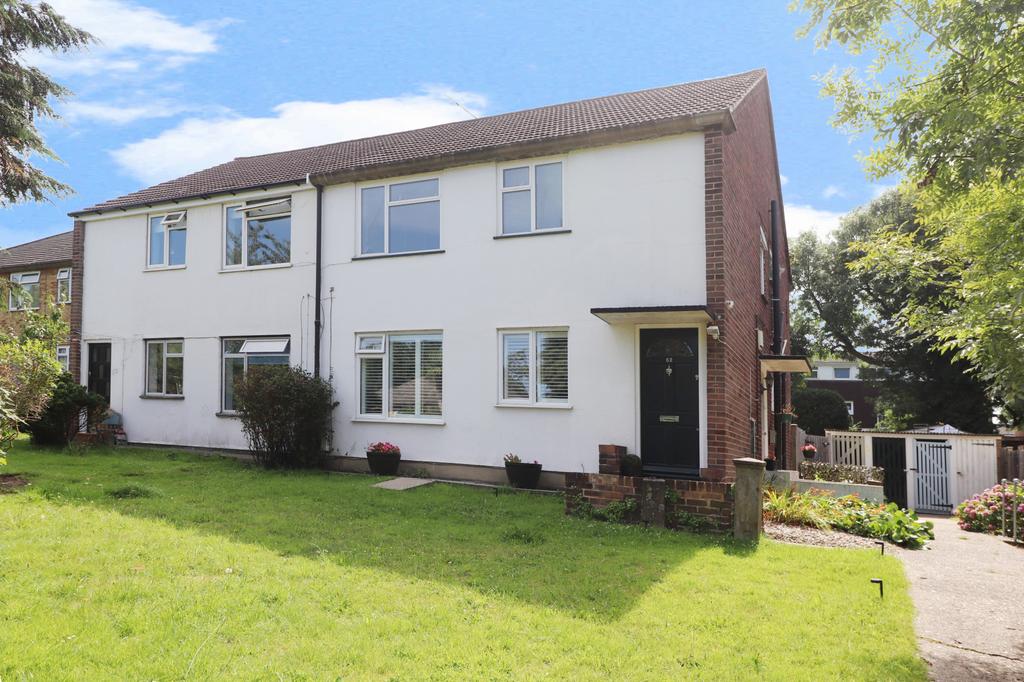 Croft Close, Chislehurst 2 bed flat for sale £295,000