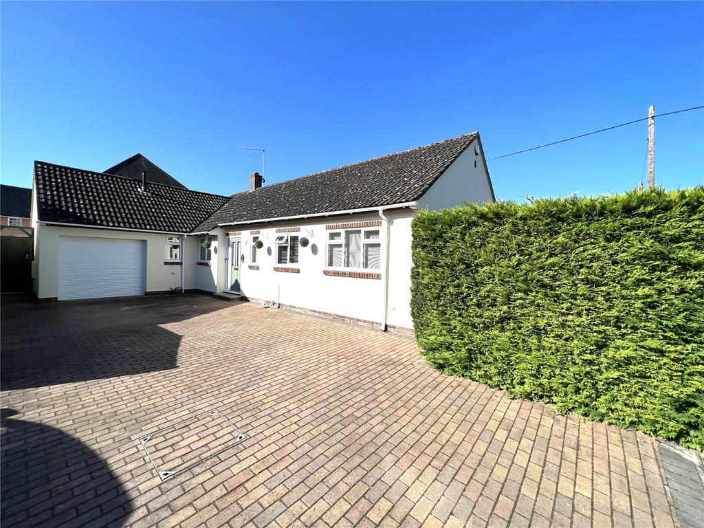 Collingwood Close, Pimperne, Blandford Forum, Dorset, DT11 3 bed