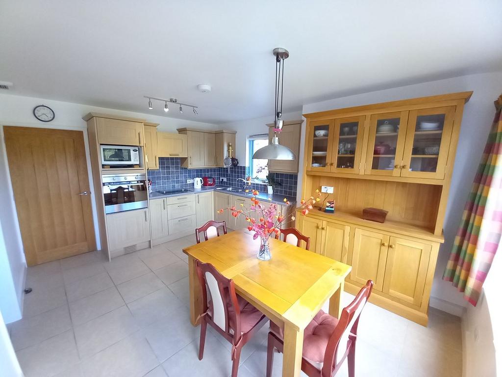 Glasinfryn LL57 3 bed semidetached house for sale £265,000
