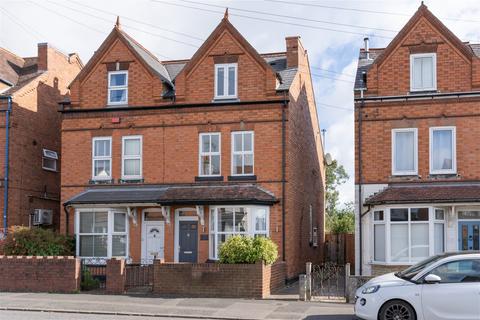 132 Birchfield Road, Redditch, B97 4LT