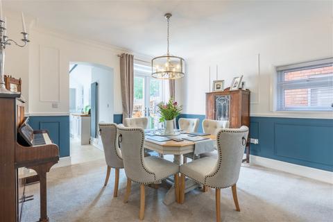 132 Birchfield Road, Redditch, B97 4LT