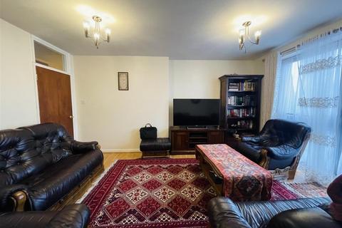 8, Albany House Albany Crescent, Edgware, HA8 5AL