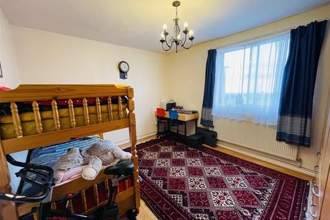 8, Albany House Albany Crescent, Edgware, HA8 5AL