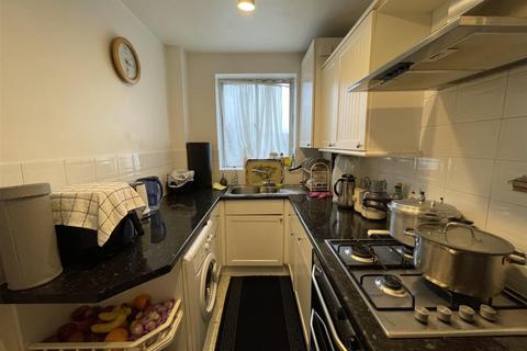 8, Albany House Albany Crescent, Edgware, HA8 5AL