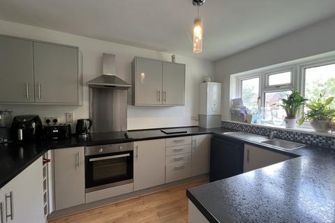 9 Harlesden Close, Romford, RM3 9HU