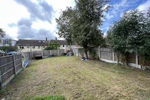 9 Harlesden Close, Romford, RM3 9HU