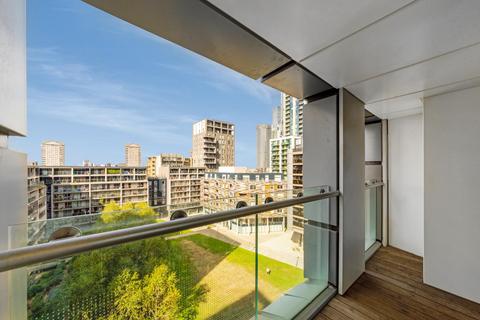 3 bedroom apartment to rent, Duckman Tower, Lincoln Plaza, Canary Wharf, London, E14