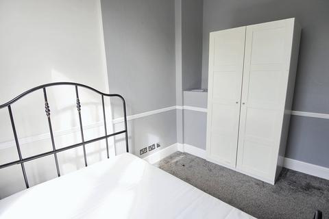 2 bedroom flat to rent, St. Julians Road, Kilburn NW6