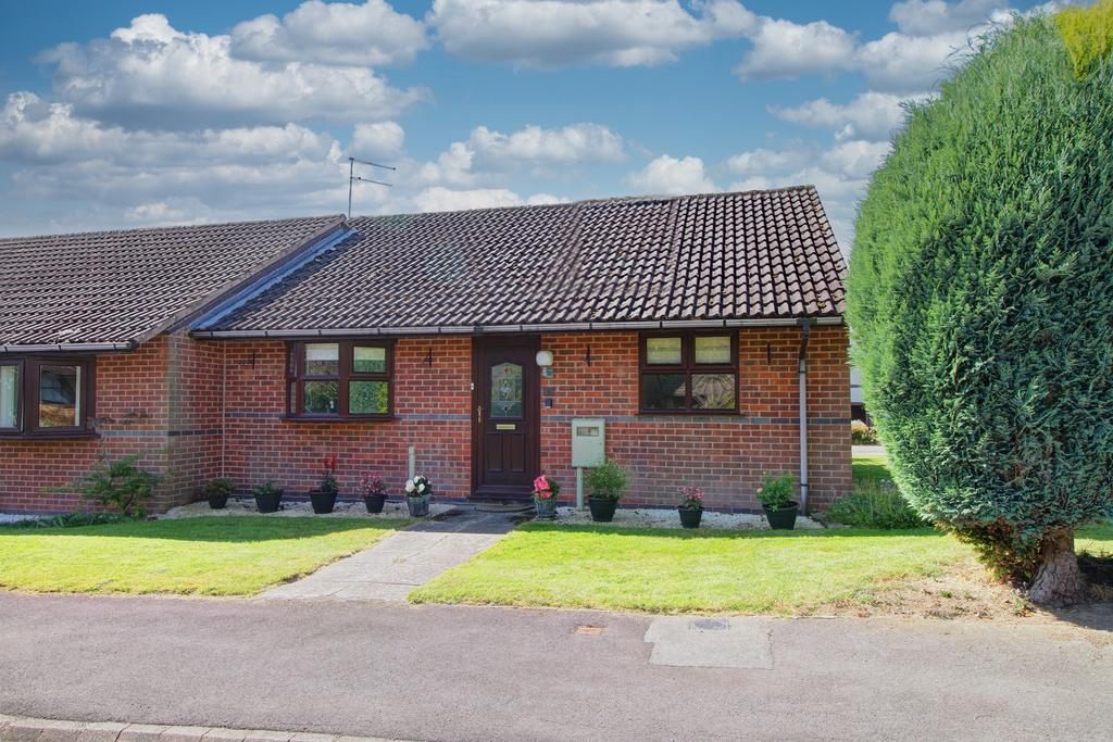 Pinewood Drive, Markfield, LE67 2 bed bungalow for sale £190,000