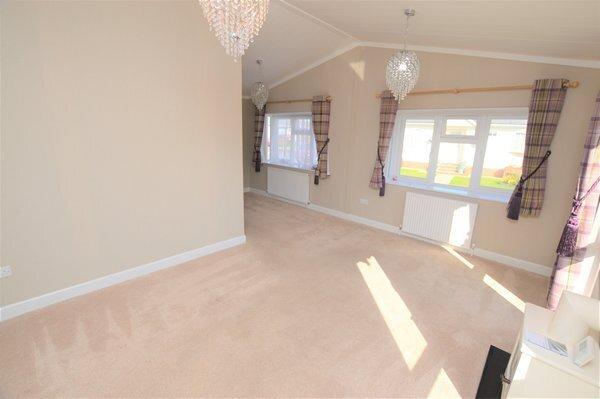 Open plan lounge &amp; dining room