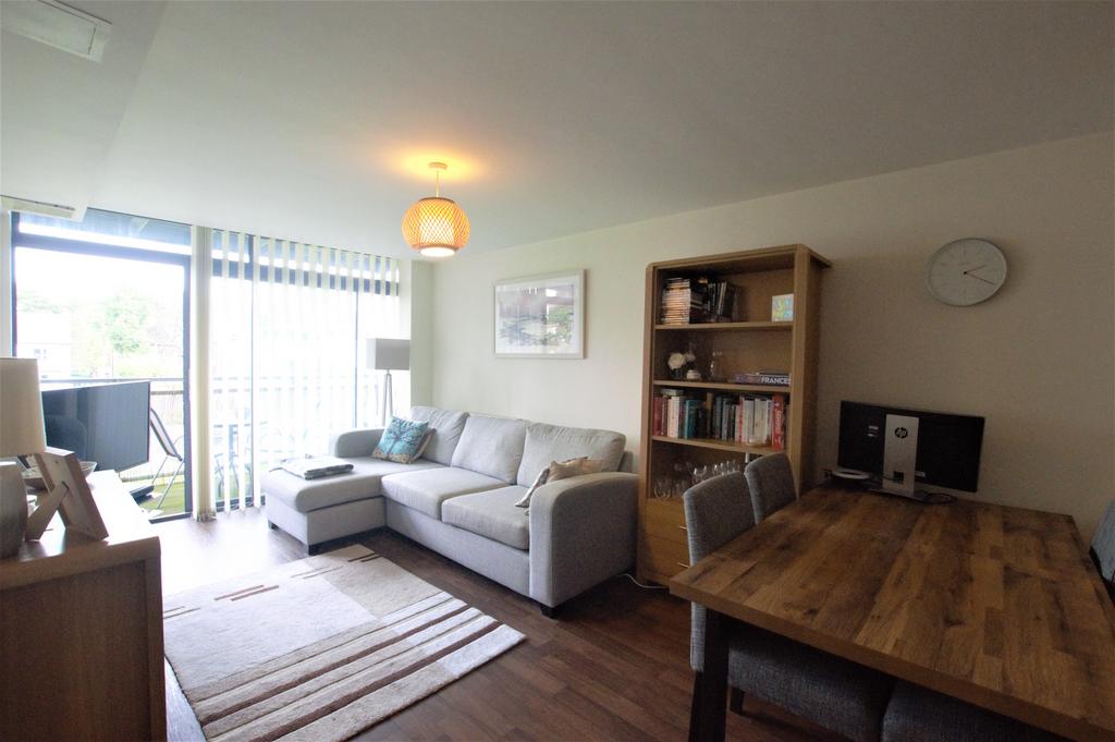Newsom Place, St Albans, AL1 2 bed flat £1,650 pcm (£381 pw)
