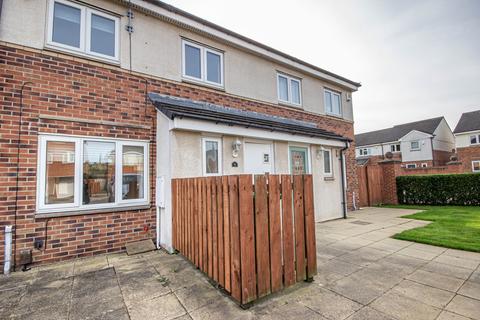 3 bedroom terraced house to rent, Cormorant Drive, Gateshead