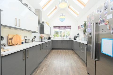 61 Ridgeway Crescent, Orpington, BR6 9QW