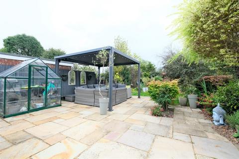 61 Ridgeway Crescent, Orpington, BR6 9QW