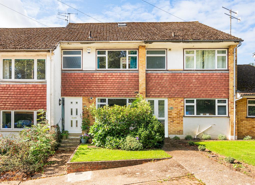 Deanfield Avenue, HenleyonThames RG9 3 bed terraced house for sale £575,000