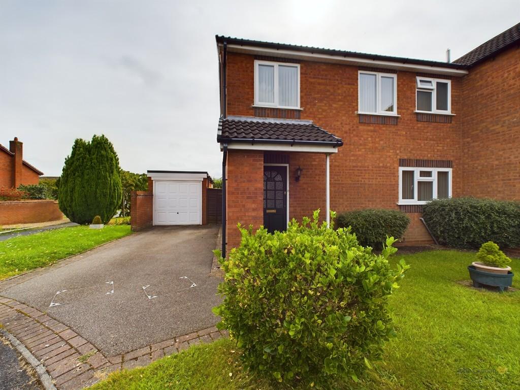 Curlew Close, Lichfield 2 bed end of terrace house for sale £240,000