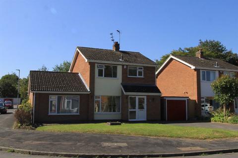 3 bedroom detached house to rent, Poulteney Drive, Loughborough, LE12