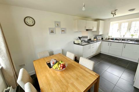 4 Flanders Way, Brackley, NN13 6GS