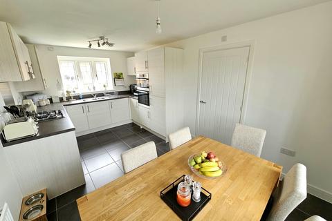 4 Flanders Way, Brackley, NN13 6GS