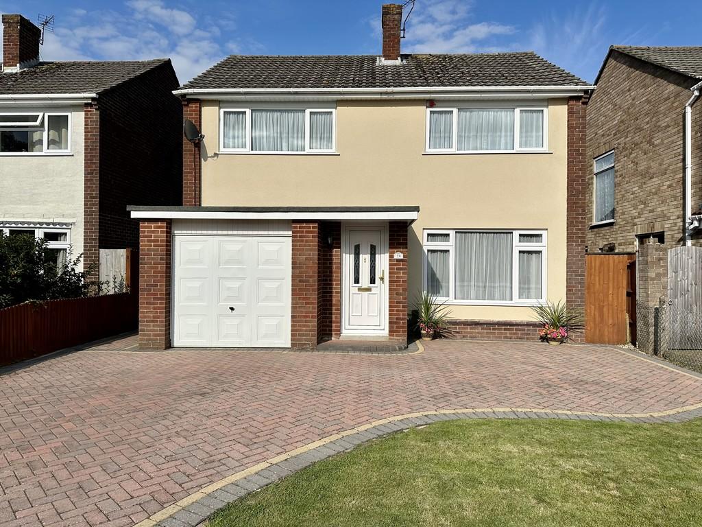 Greenfields Avenue, Totton, Southampton 3 bed detached house for sale