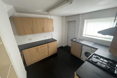 2 bedroom terraced house to rent, HODDER BANK OFFERTON