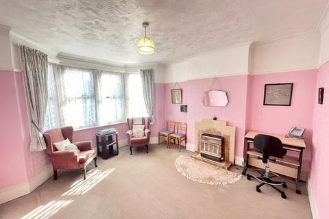 94 Arundel Road, Littlehampton, BN17 7DW