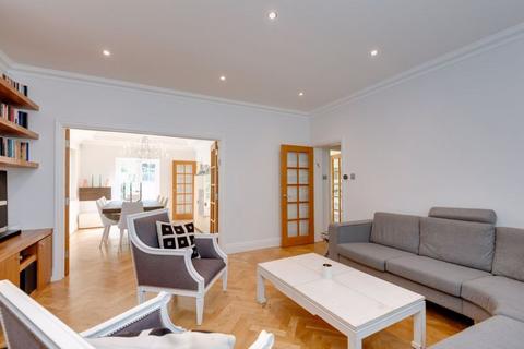 44 Willifield Way, London, NW11 7XT