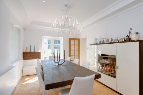 44 Willifield Way, London, NW11 7XT