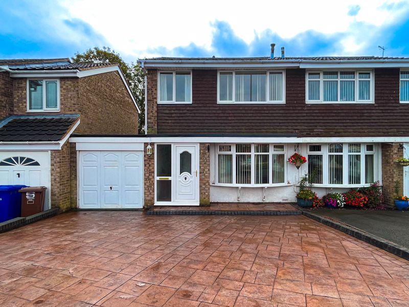 Langholm Drive, Cannock, WS12 2TP 3 bed semidetached house for sale