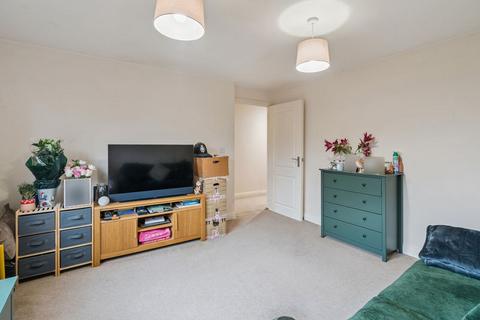 undefined, Stoke Poges 2 bedroom Ground Floor Apartment £1525 Available 1st April