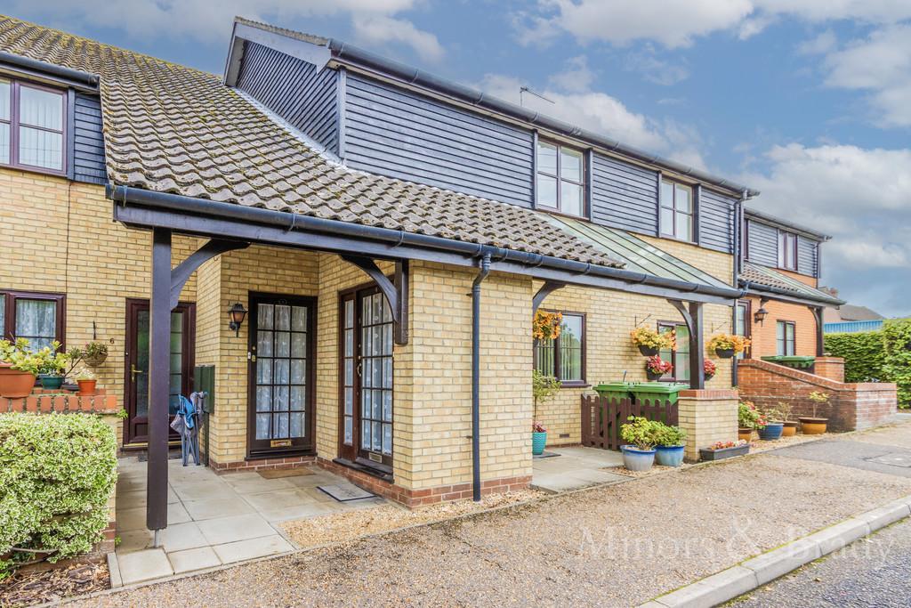 Plattens Court, Wroxham 2 bed apartment £750 pcm (£173 pw)