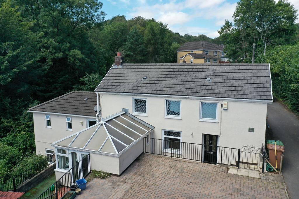 Ty Gelli, Cwmgelli, Blackwood 3 bed detached house £400,000