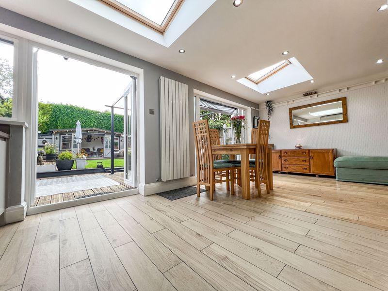 Kitchen dining room