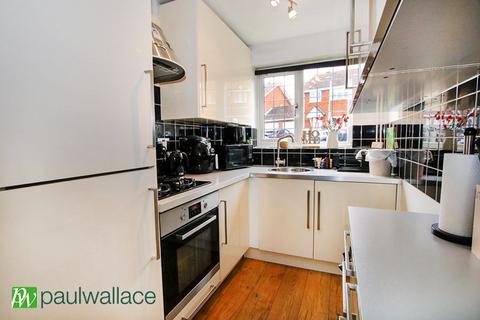 1 Hunters Reach, Waltham Cross, EN7 6HQ