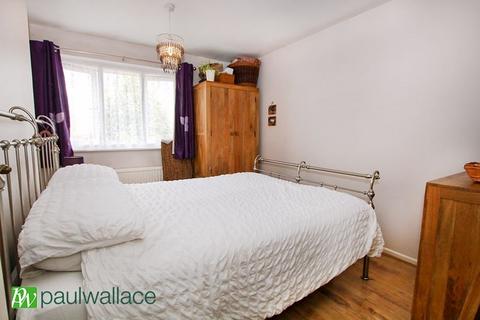 1 Hunters Reach, Waltham Cross, EN7 6HQ
