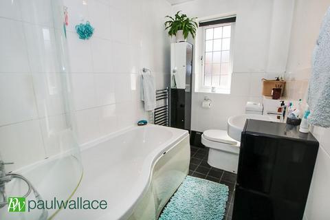 1 Hunters Reach, Waltham Cross, EN7 6HQ