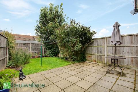 1 Hunters Reach, Waltham Cross, EN7 6HQ