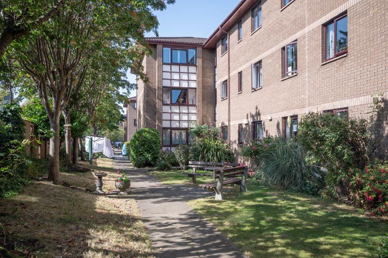 Allanfield, Edinburgh 3 bed apartment £249,000