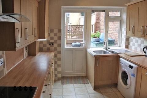 Apartment to rent, Double Room, Stoneleigh Road, Clayhall, Ilford