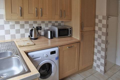 Apartment to rent, Double Room, Stoneleigh Road, Clayhall, Ilford