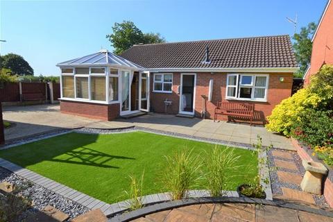 2 bedroom detached bungalow for sale - Country Meadows, Market Drayton, Shropshire
