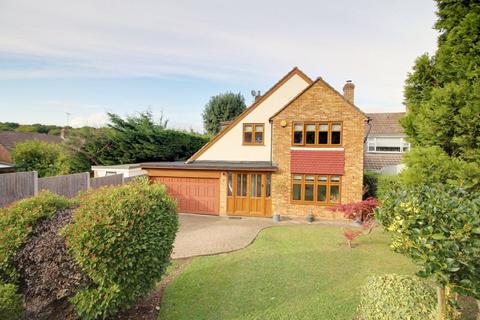 4 bedroom detached house for sale, Farm Close, Cuffley EN6