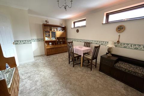 3 bedroom bungalow for sale, Warwick Gardens, Burnham-On-Sea, Somerset, TA8